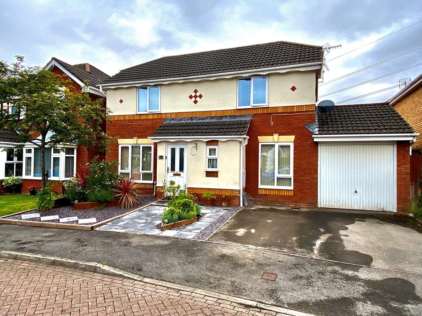 3 bed detached house for sale in Manor Park, Newport NP10 Zoopla