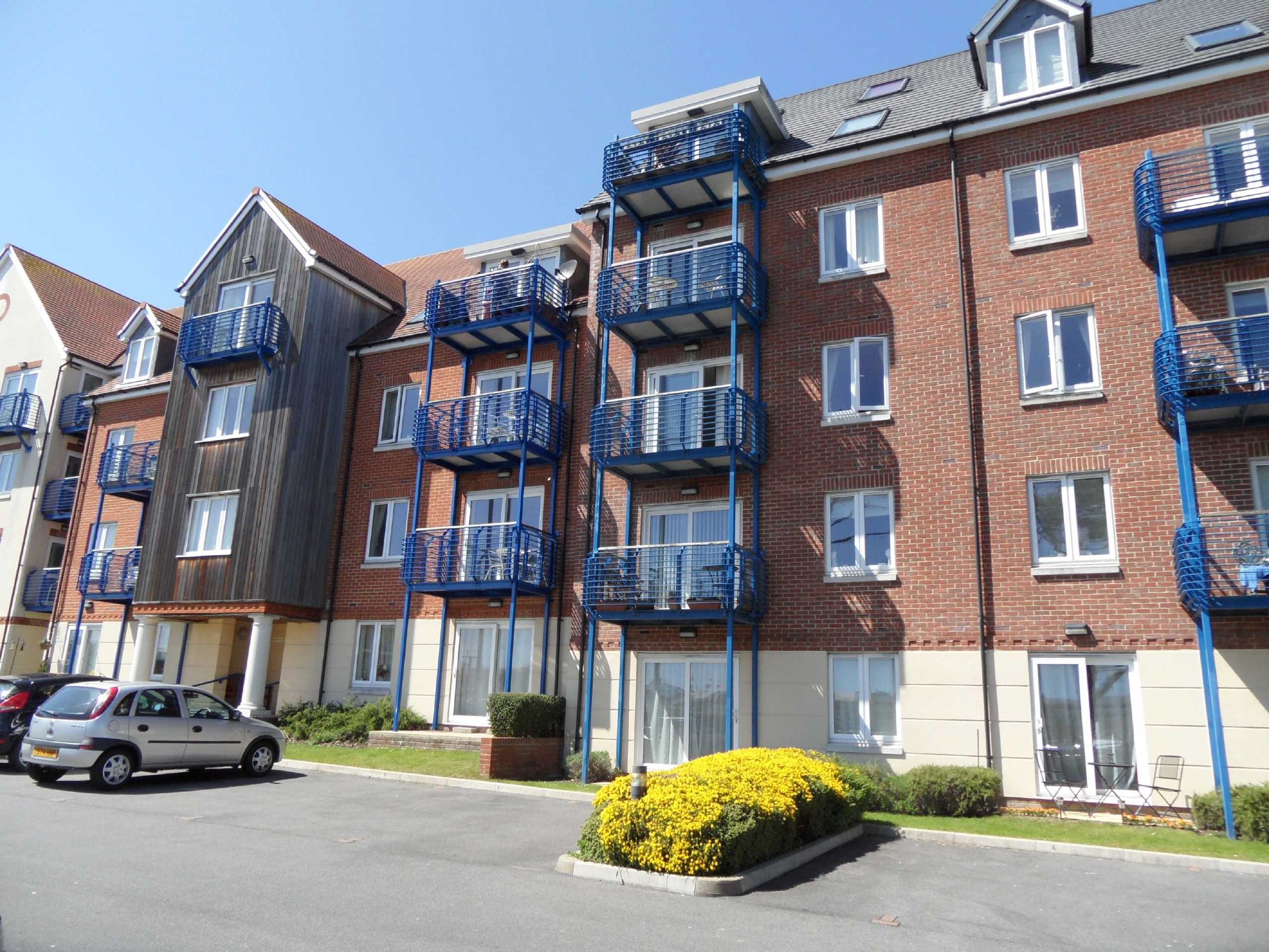 2 bed flat to rent in Close, Weymouth, Dorset DT4 Zoopla