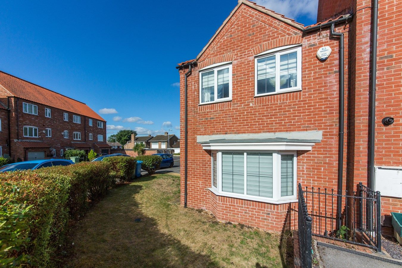3 bed town house for sale in Garbsen Court, Worksop S80 Zoopla