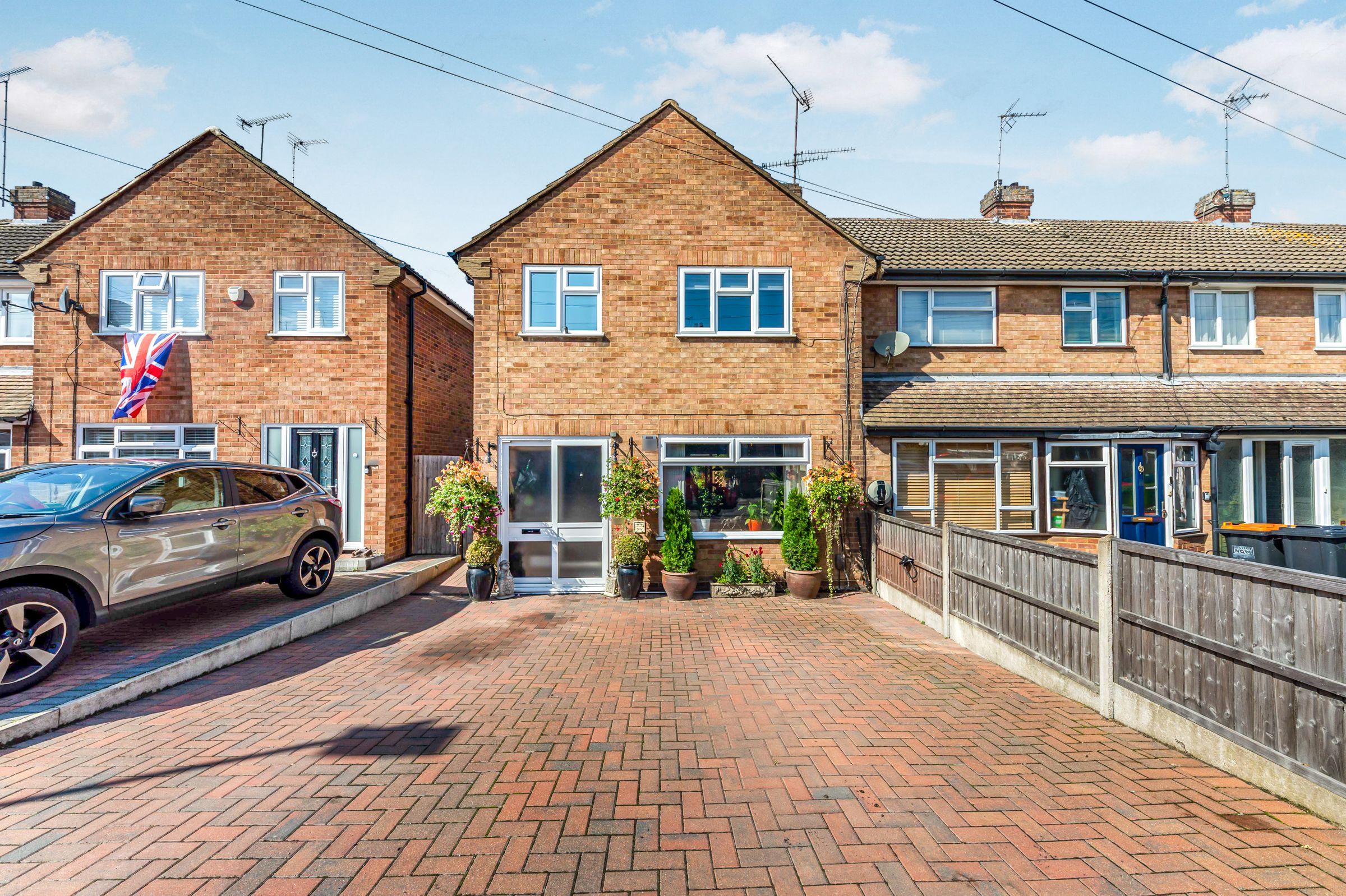 3 bed end terrace house for sale in Grove Road, Dunstable LU5 Zoopla