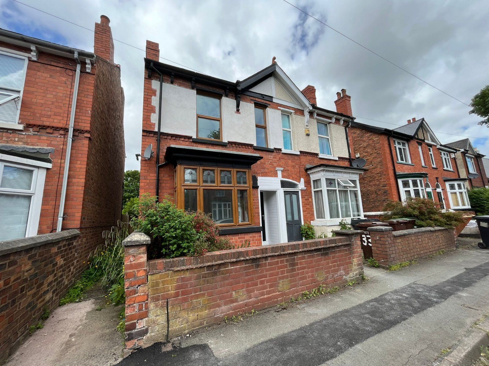 3 bed semidetached house for sale in Victoria Road, Wednesfield
