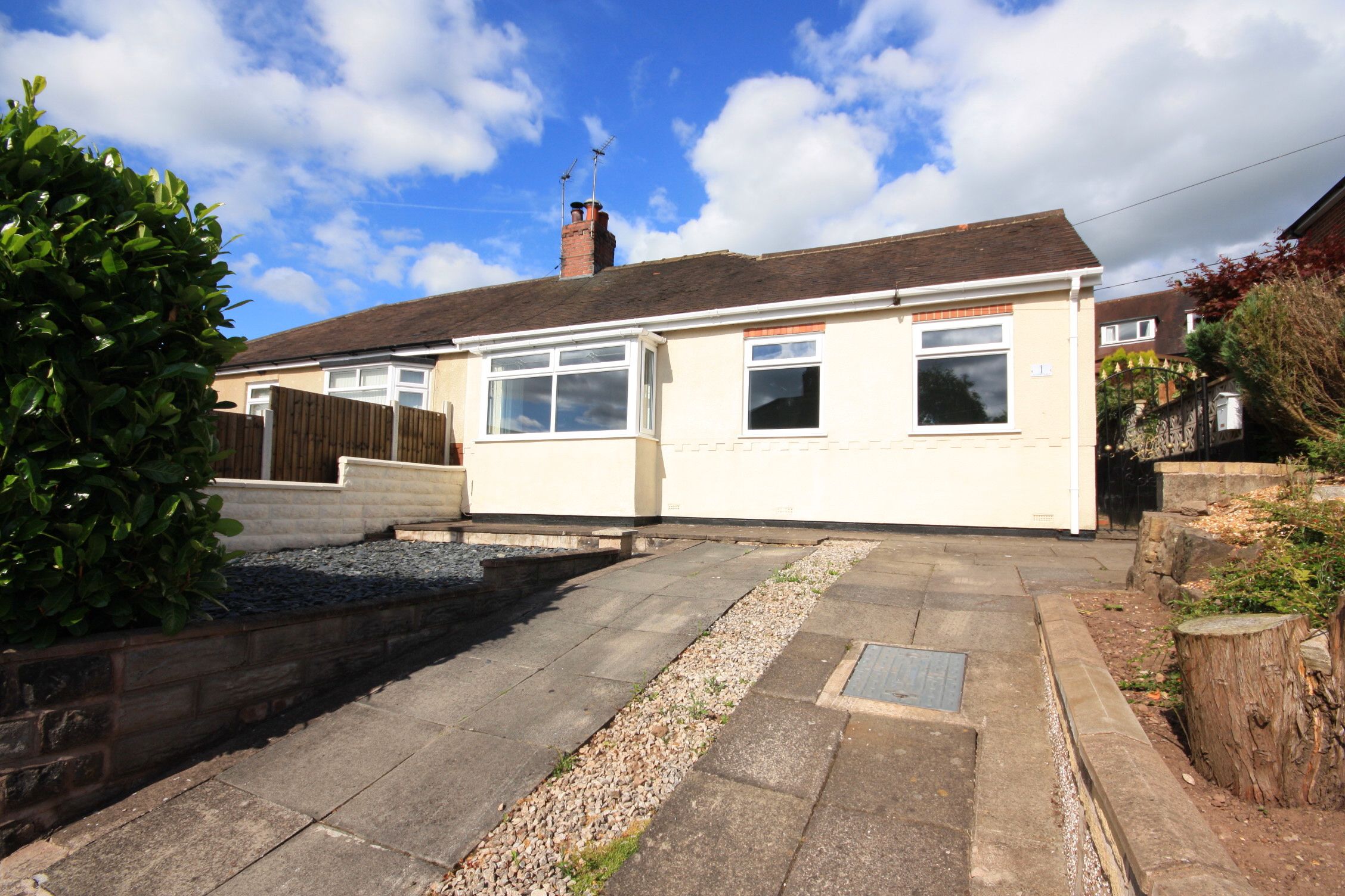 3 bed semidetached bungalow for sale in Almar Place, Chell, StokeOn