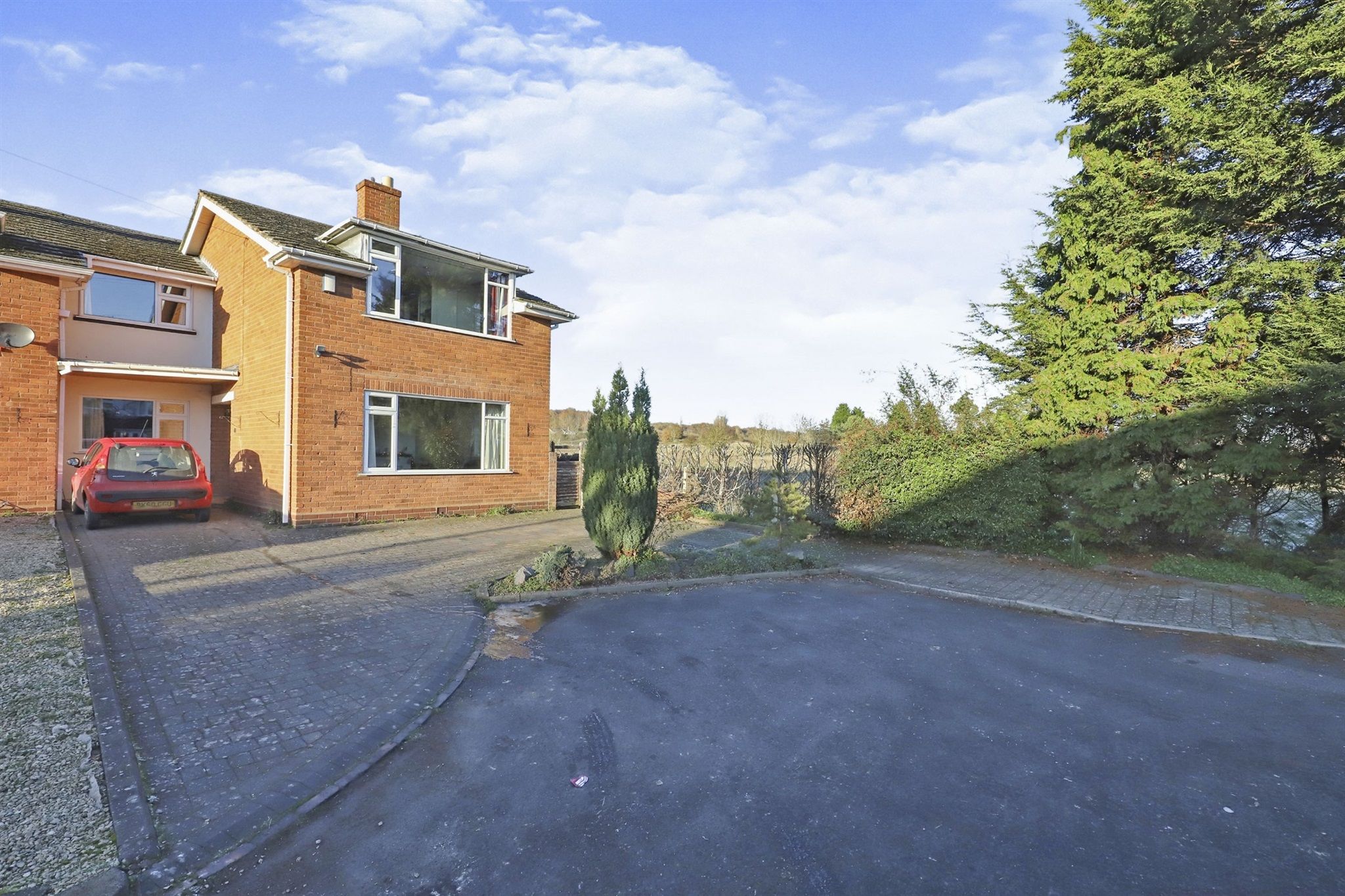 5 bed linkdetached house for sale in Ullswater Avenue, StourportOn