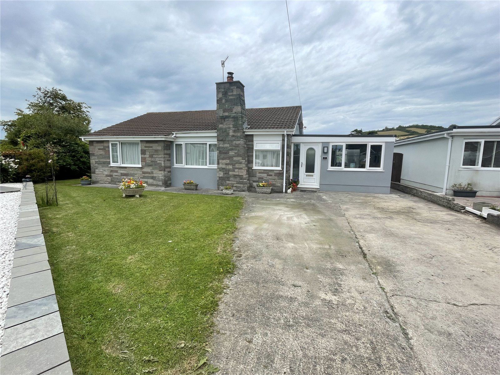 2 bed bungalow for sale in Glan Morfa, Ferryside, Carmarthenshire SA17 Zoopla