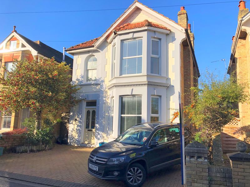 4 bed detached house for sale in Castle Road, Newport PO30 Zoopla