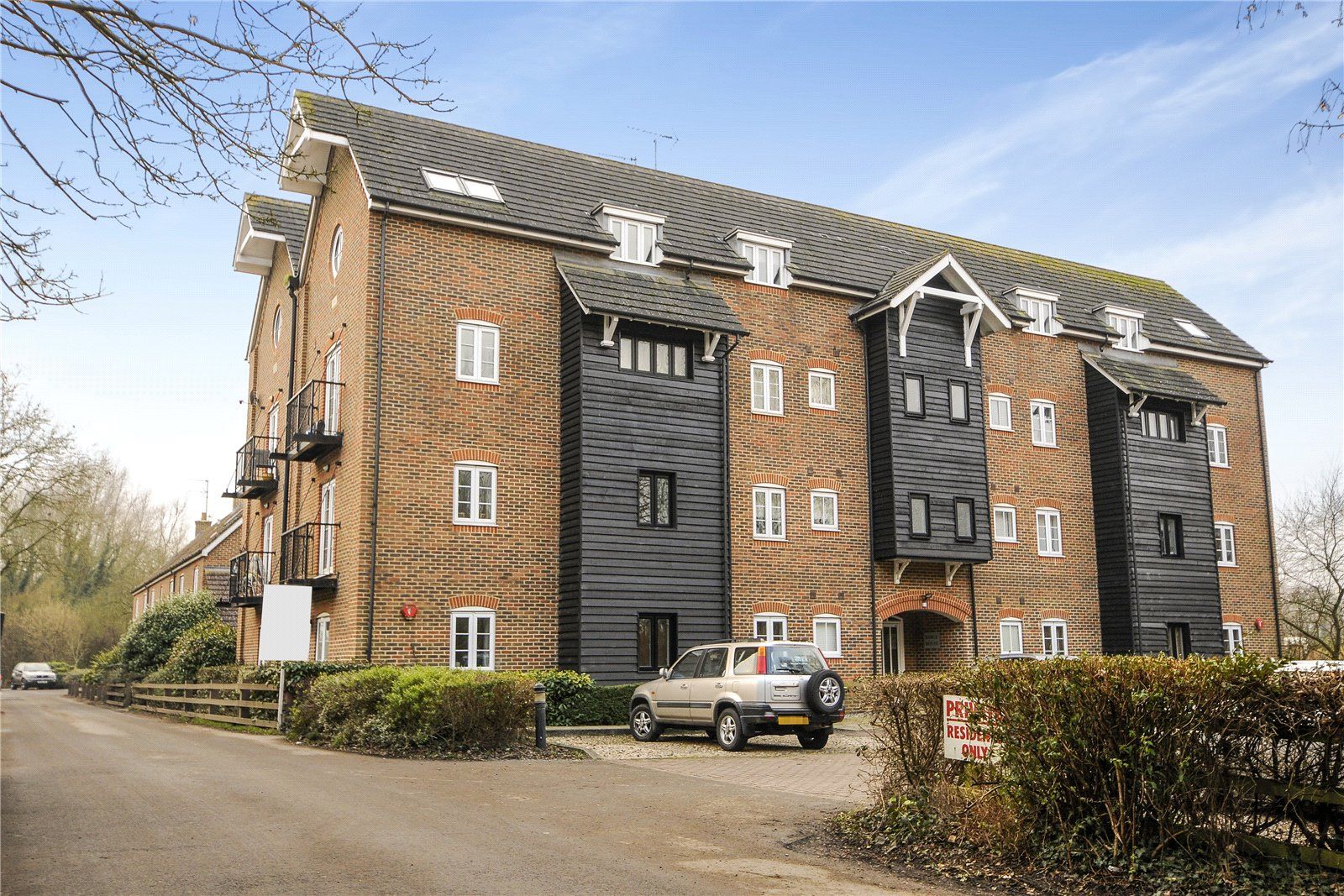 2 bed flat for sale in Ridge House, Springwell Lane, Rickmansworth