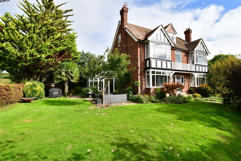 5 bed detached house for sale in North Street, Barming, Maidstone, Kent