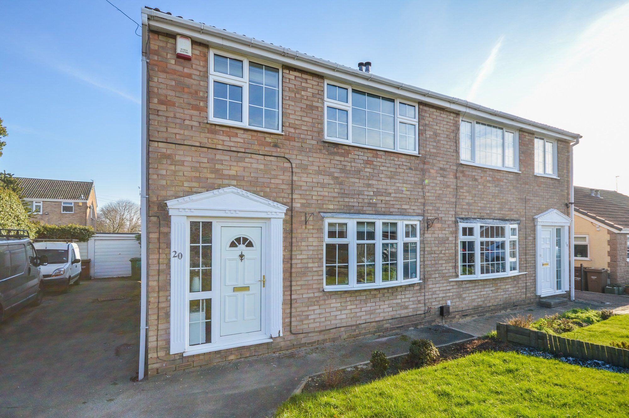 3 bed semidetached house for sale in Moor View, Crigglestone