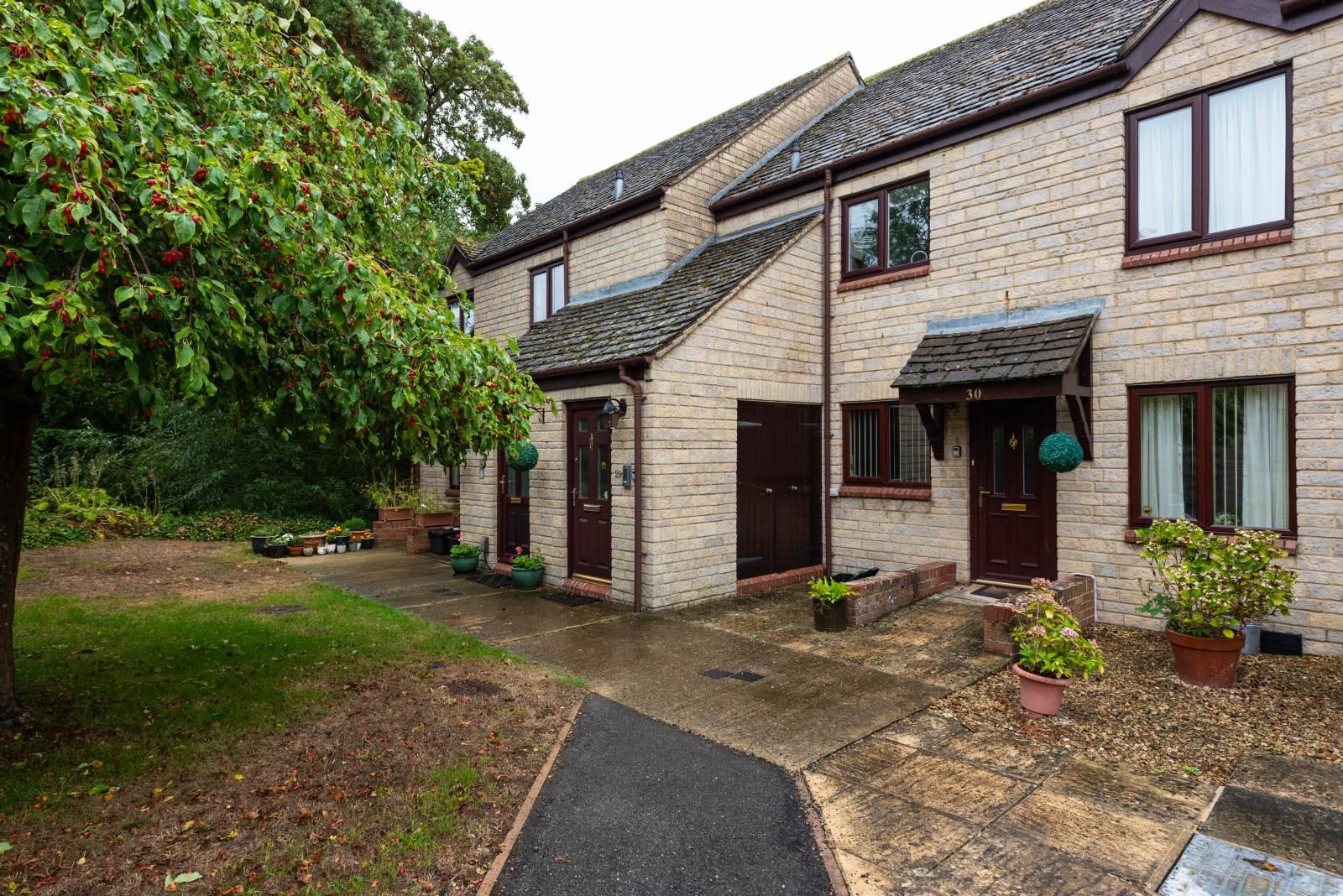 2 bed flat for sale in Riverside Gardens, Witney, Oxfordshire OX28 Zoopla