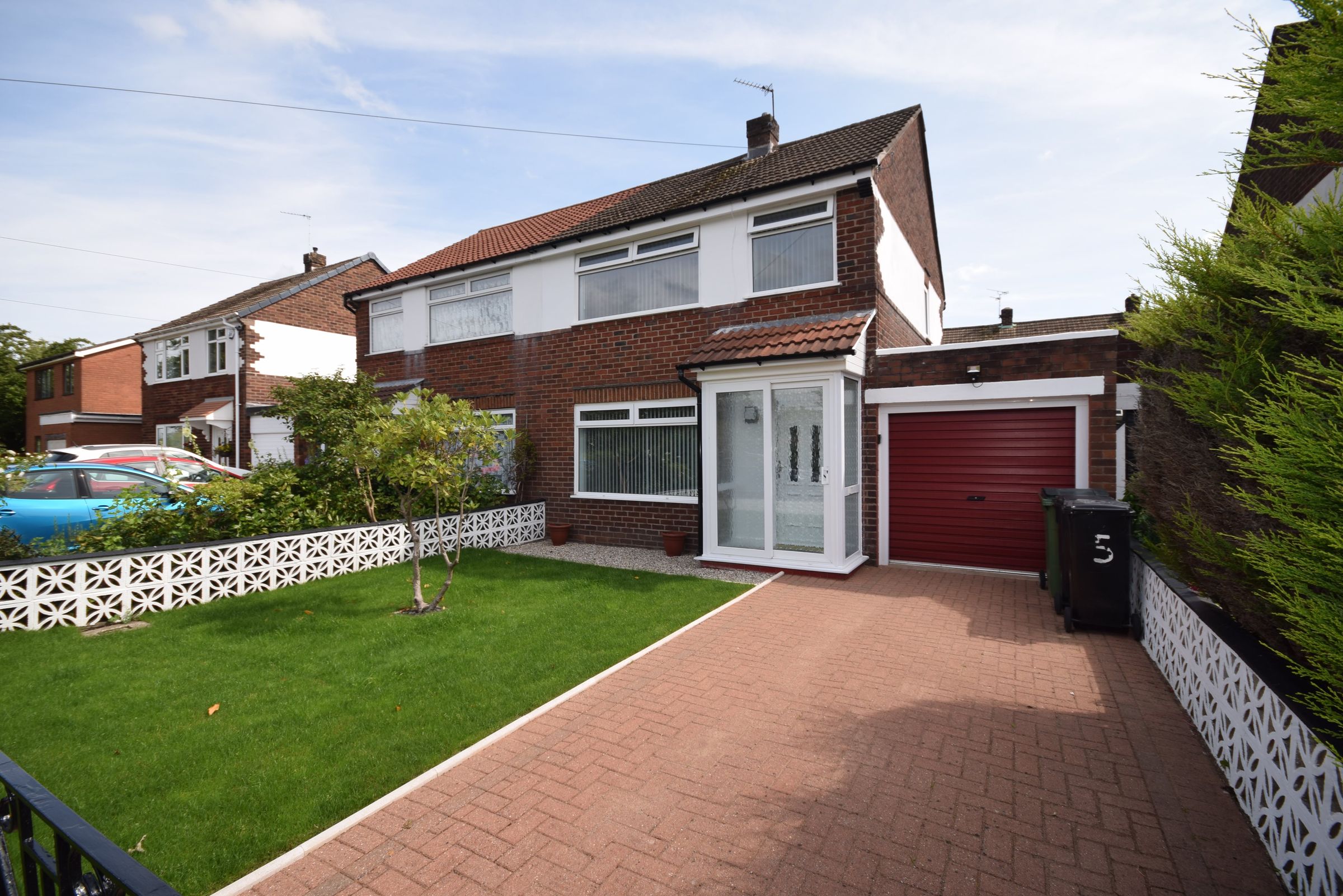 3 bed semidetached house to rent in Lowndes Lane, Offerton, Stockport