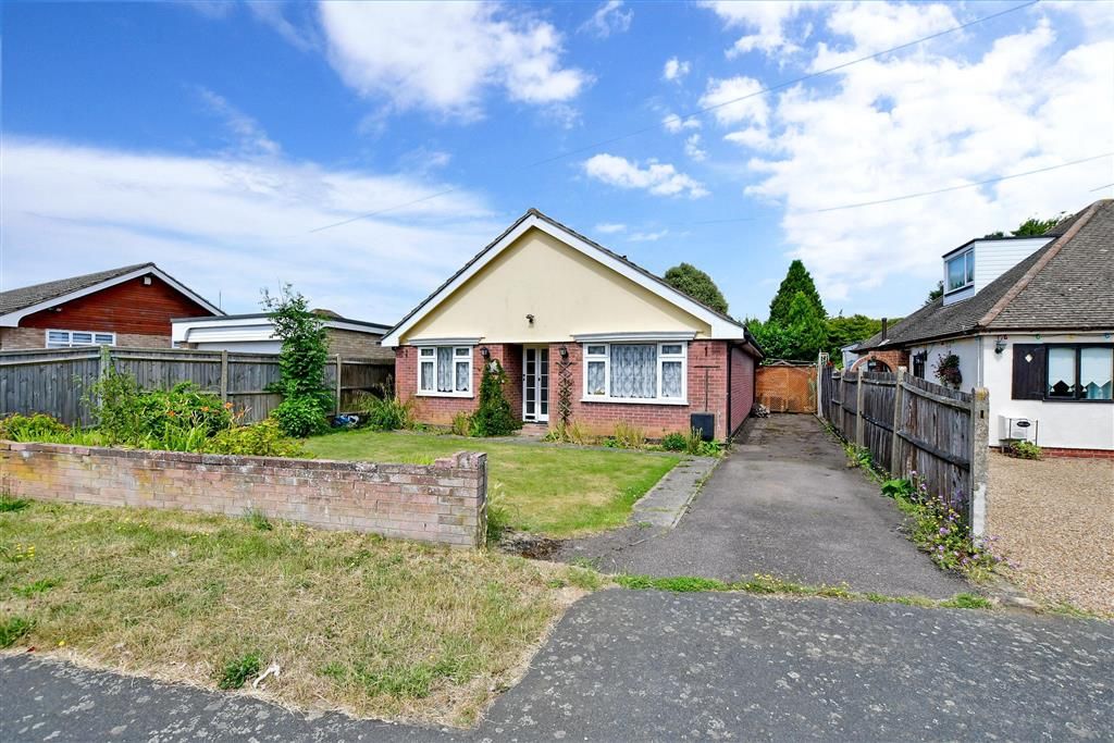 3 bed bungalow for sale in Hever Avenue, West Kingsdown, Sevenoaks