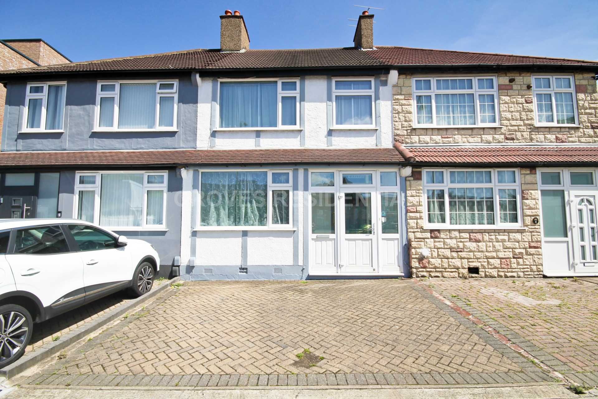 4 bed terraced house for sale in Claremont Avenue, New Malden KT3 Zoopla