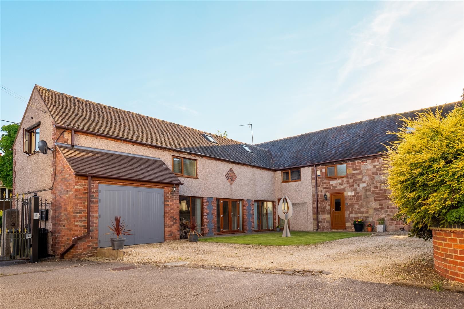 5 bed property for sale in Armshead Road, Werrington, StokeOnTrent