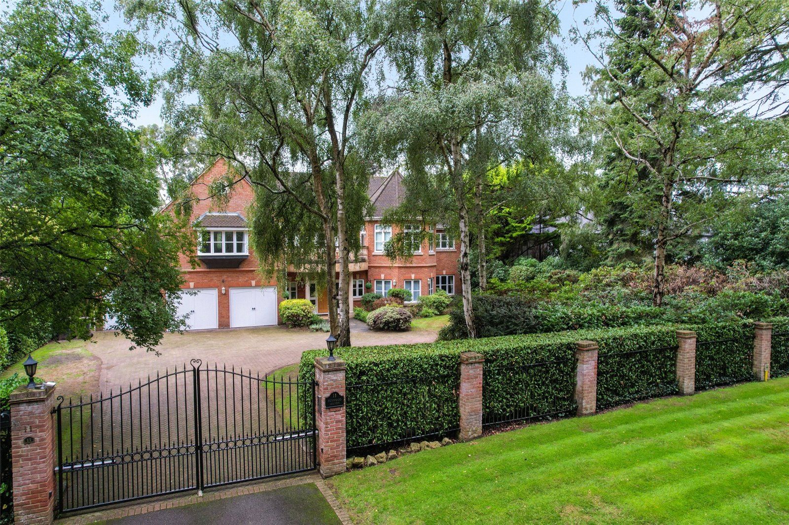 5 bed detached house for sale in The Quillot, Burwood Park, WaltonOn