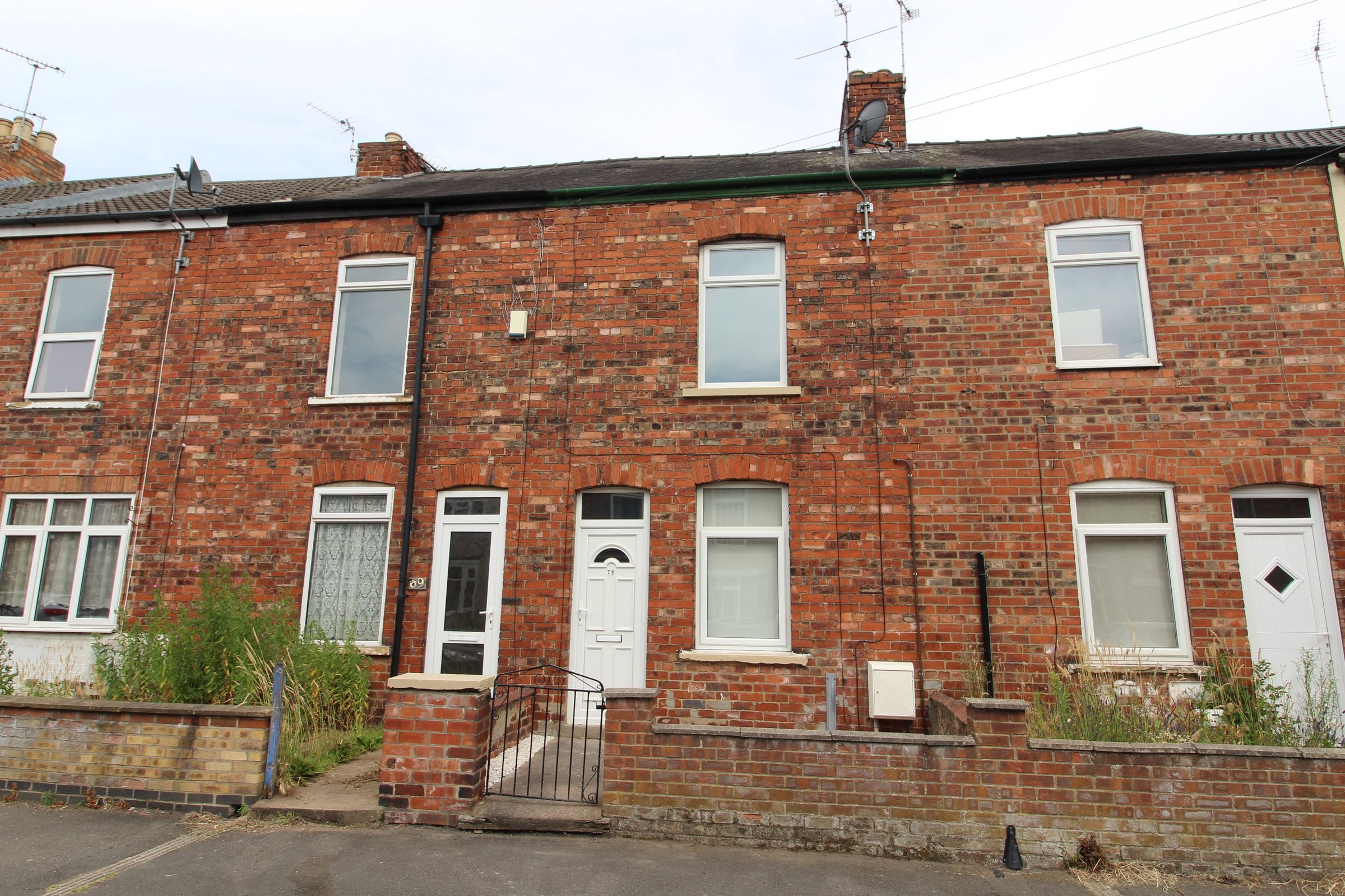 2 bed terraced house for sale in Stanley Street, Gainsborough