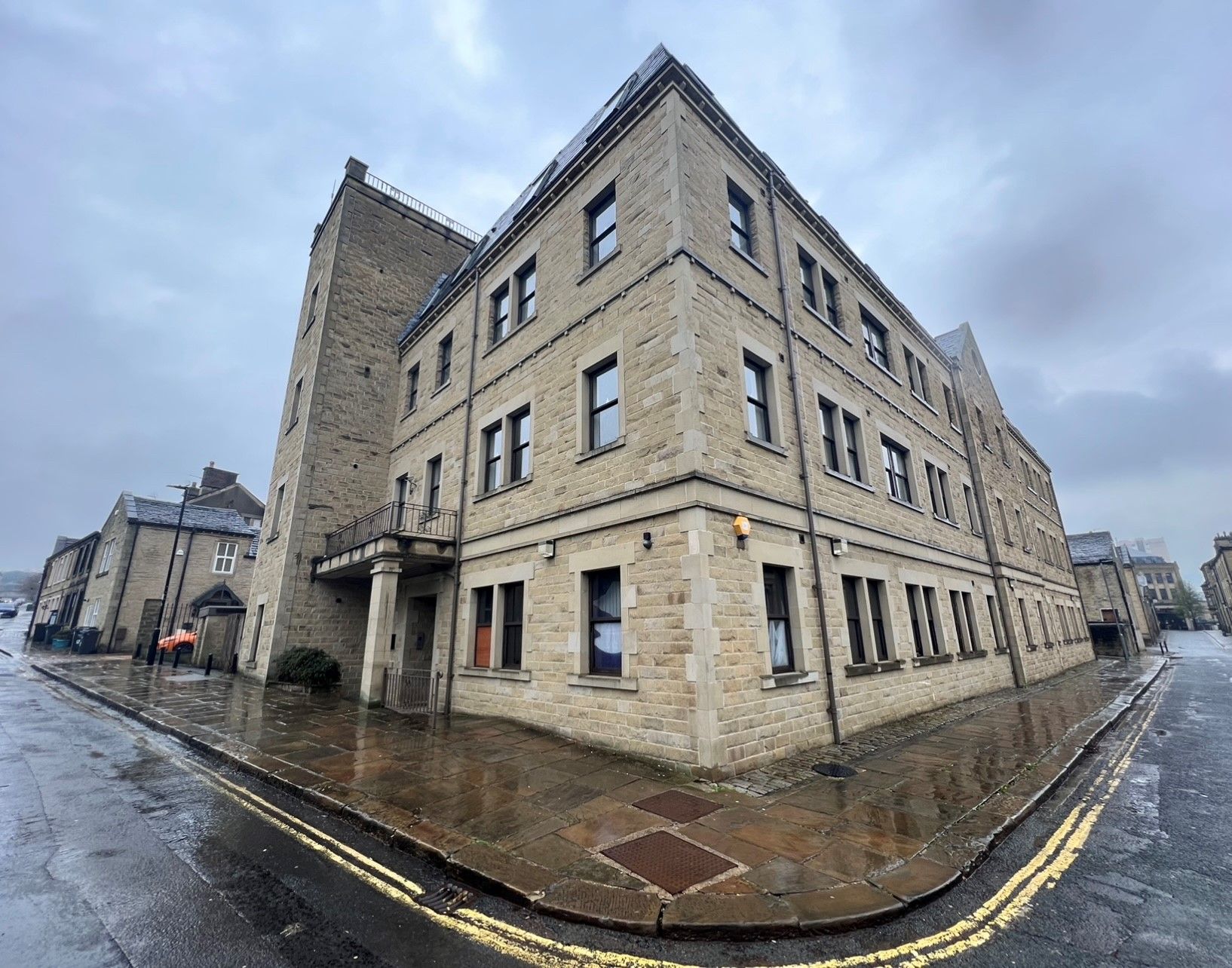 1 bed flat to rent in Halifax House, Blackwall, Halifax HX1 Zoopla