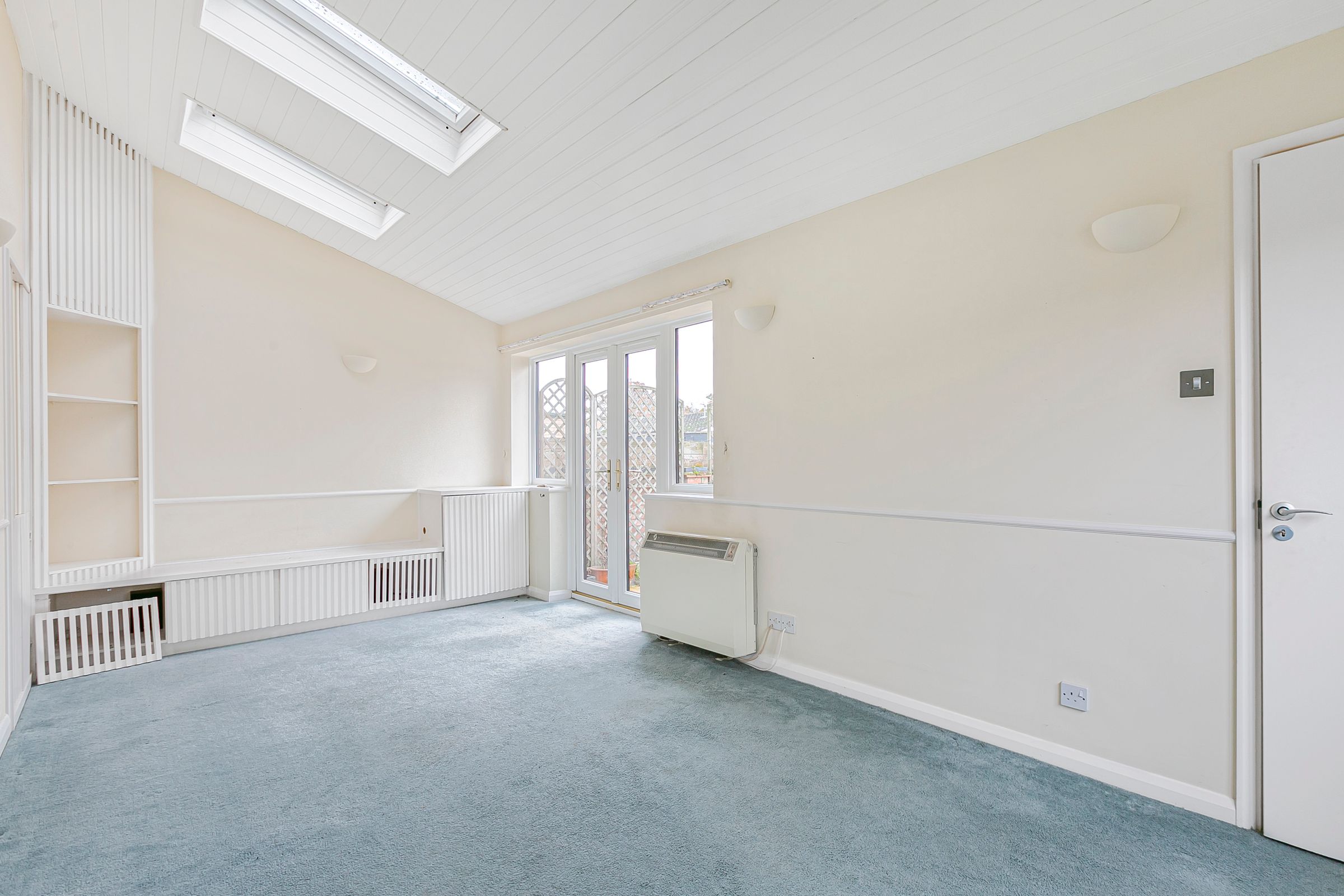 2 bed end terrace house for sale in Butts Green, Whittlesford