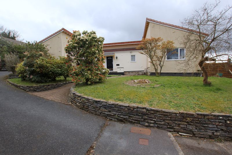 4 bed bungalow for sale in Castle Hill Gardens, Bodmin PL31 Zoopla
