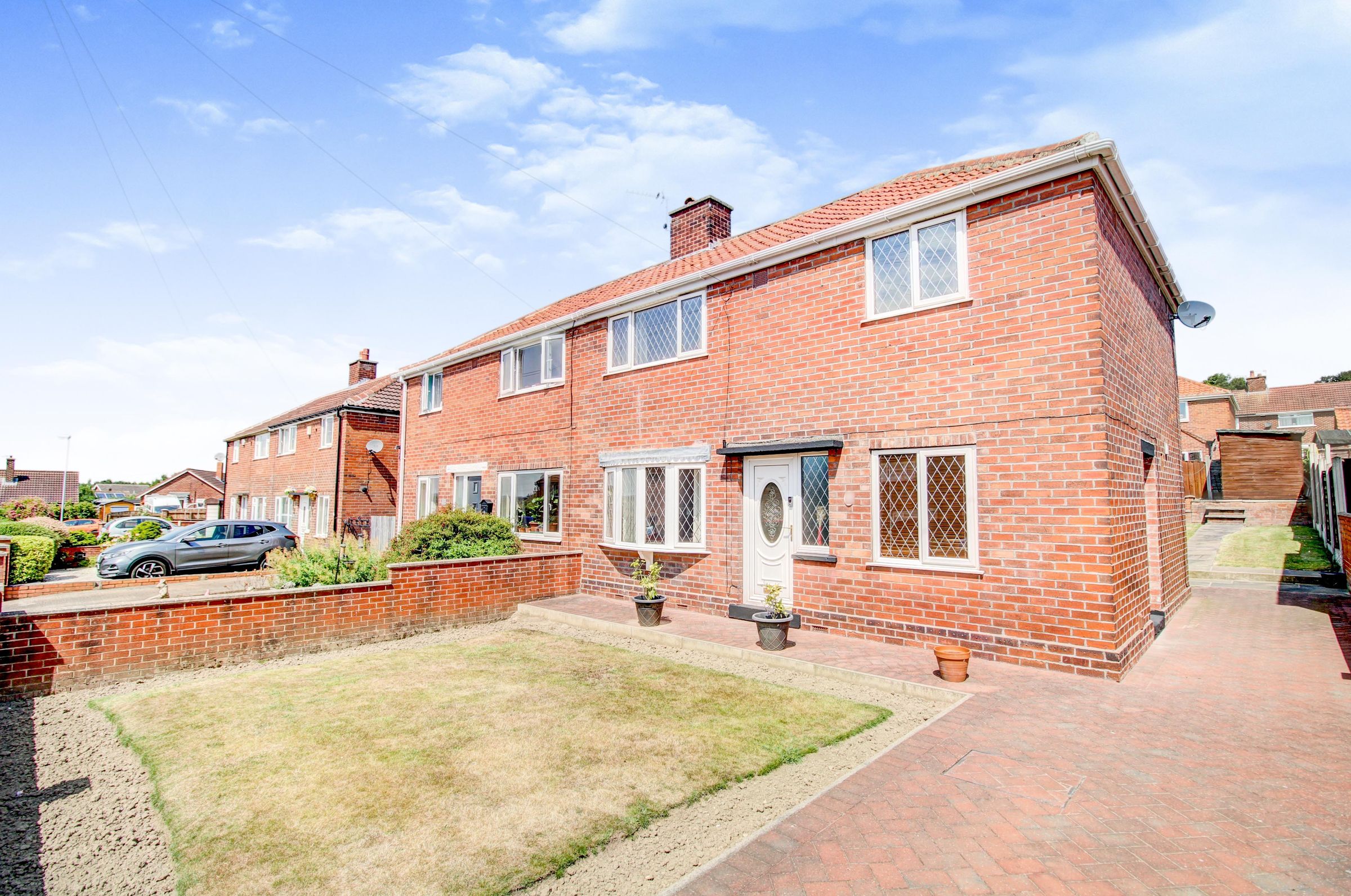 3 bed semidetached house for sale in Springwell Avenue, Swillington