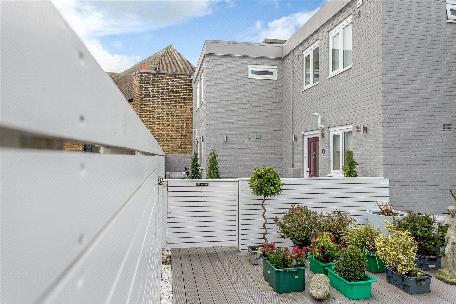 2 bed flat for sale in Station Road, Beaconsfield, Buckinghamshire HP9 Zoopla