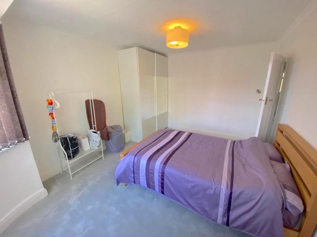 Room to rent in Victoria Road, Ruislip Manor, Ruislip HA4 Zoopla