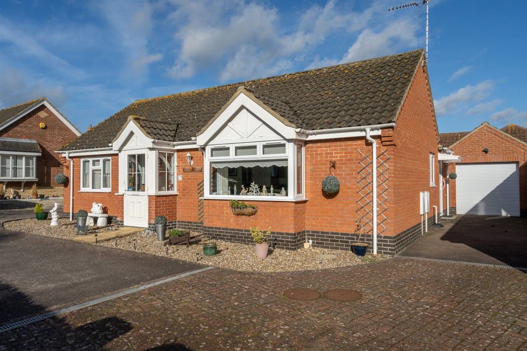 2 bed detached bungalow for sale in Will Rede Close, Beccles NR34 Zoopla