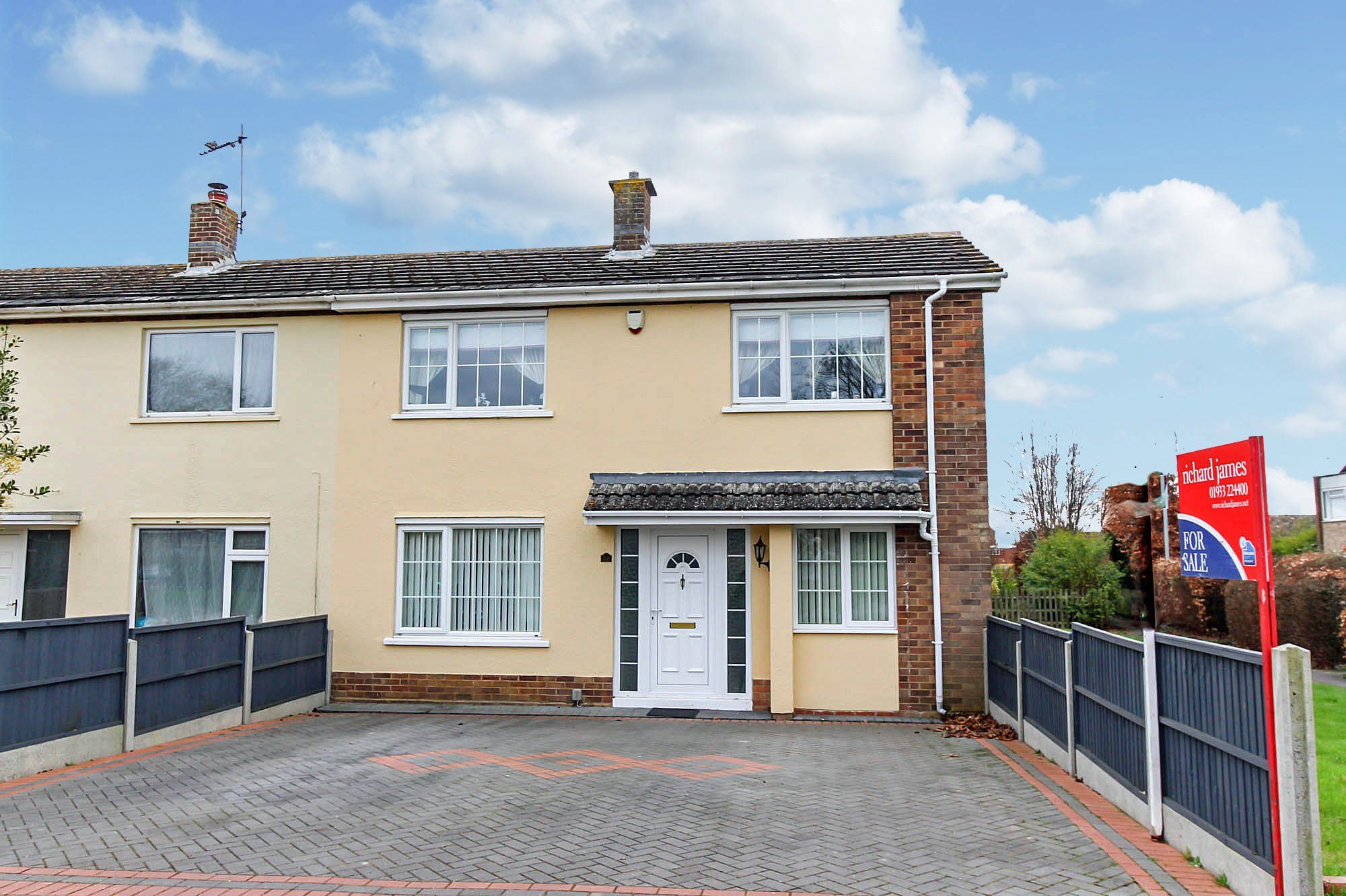 3 bed end terrace house for sale in Longfellow Road, Wellingborough NN8
