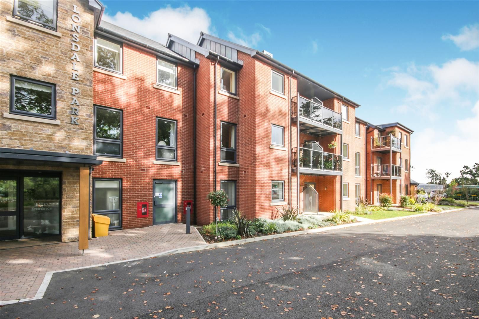 2 bed flat for sale in Lonsdale Park, Barleythorpe Road, Oakham
