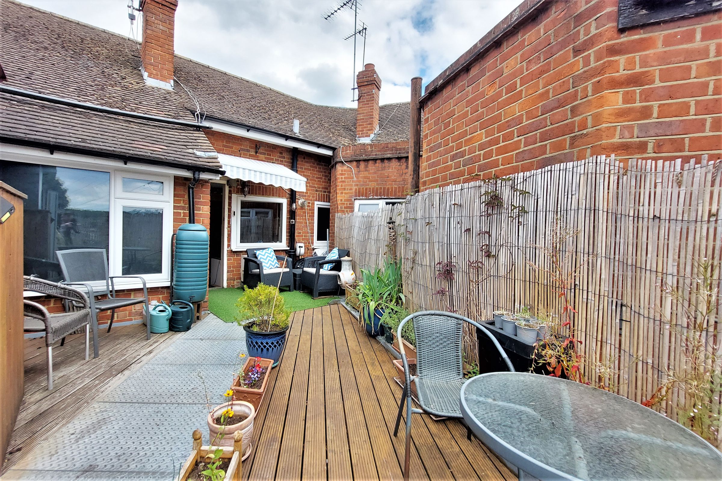 2 bed flat for sale in Station Road, Stoke D'abernon, Cobham KT11 Zoopla