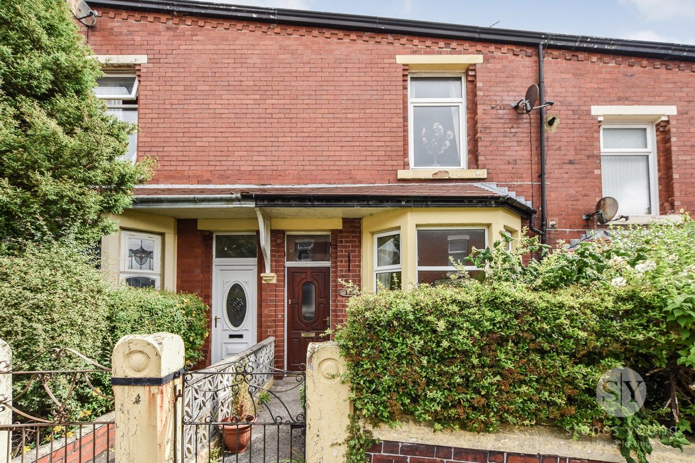 3 bed semidetached house for sale in Leamington Road, Blackburn BB2