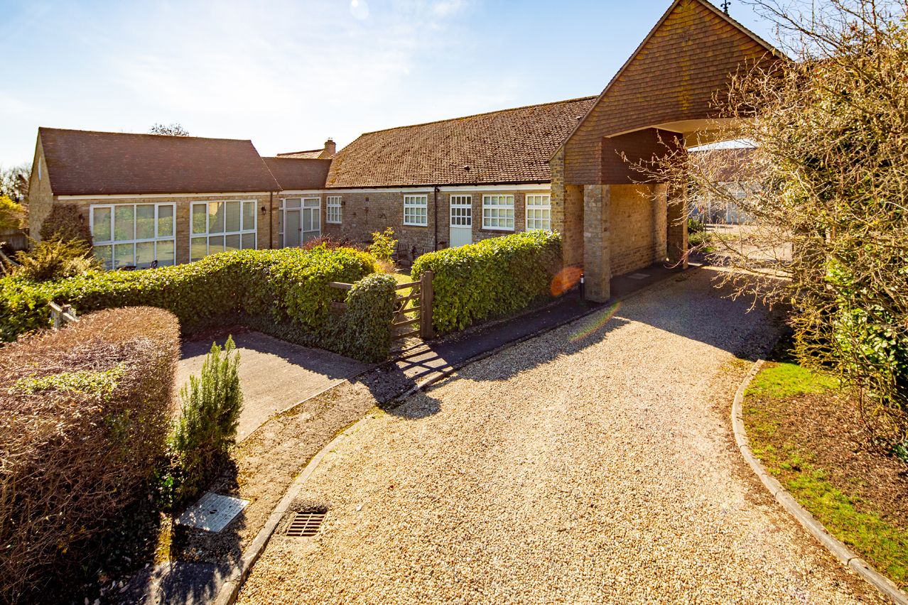 4 bed semidetached house for sale in Launton Road, Stratton Audley