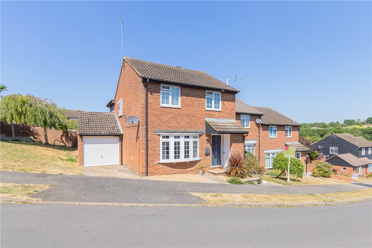 3 bed end terrace house for sale in Farrer Top, Markyate, St. Albans
