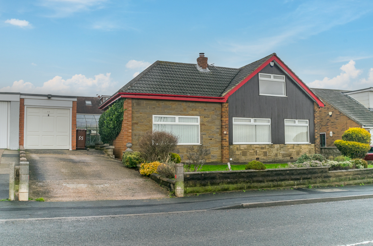 3 bed detached house for sale in Batley Road, Tingley, Wakefield WF3