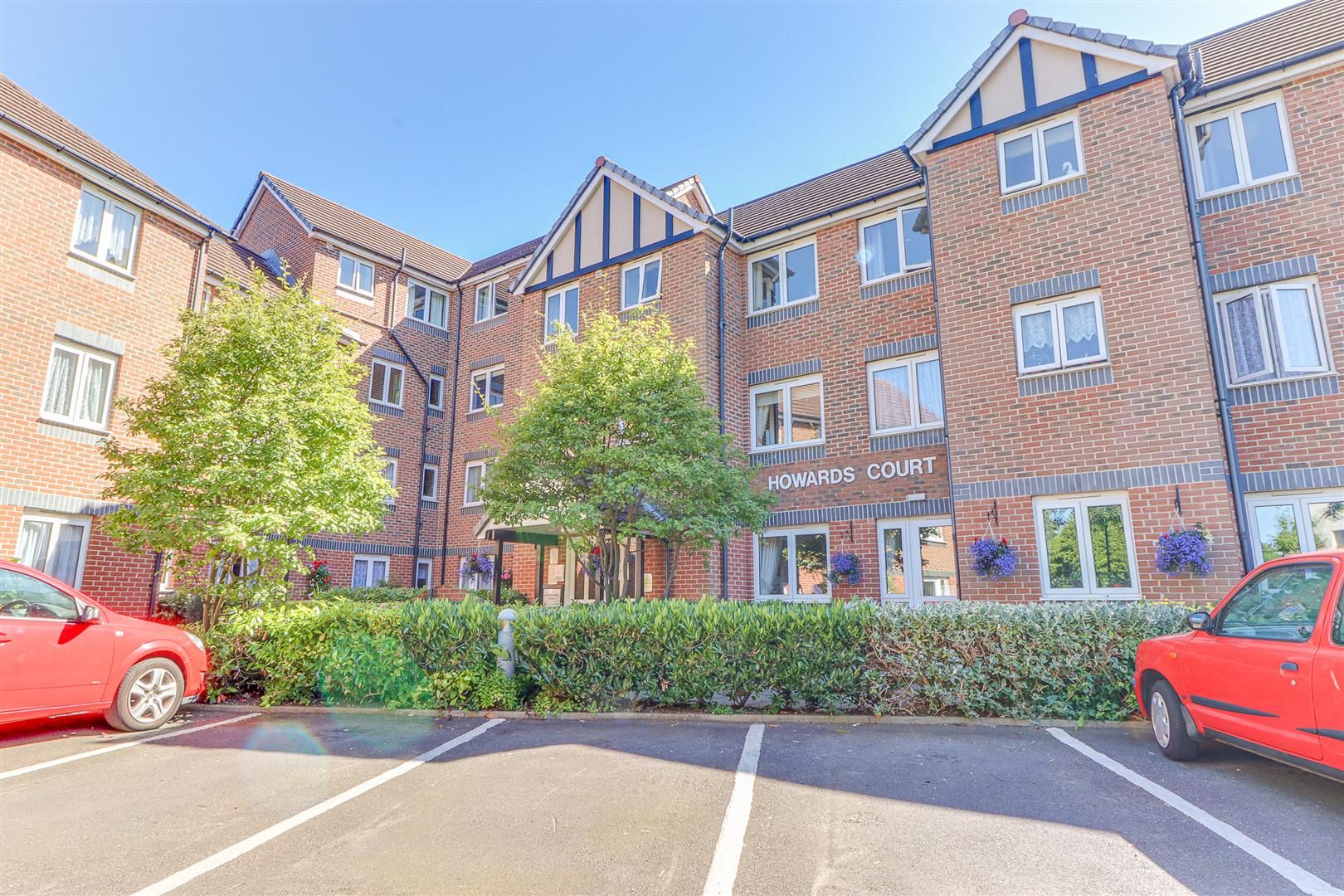 1 bed property for sale in Balmoral Road, WestcliffOnSea SS0 Zoopla