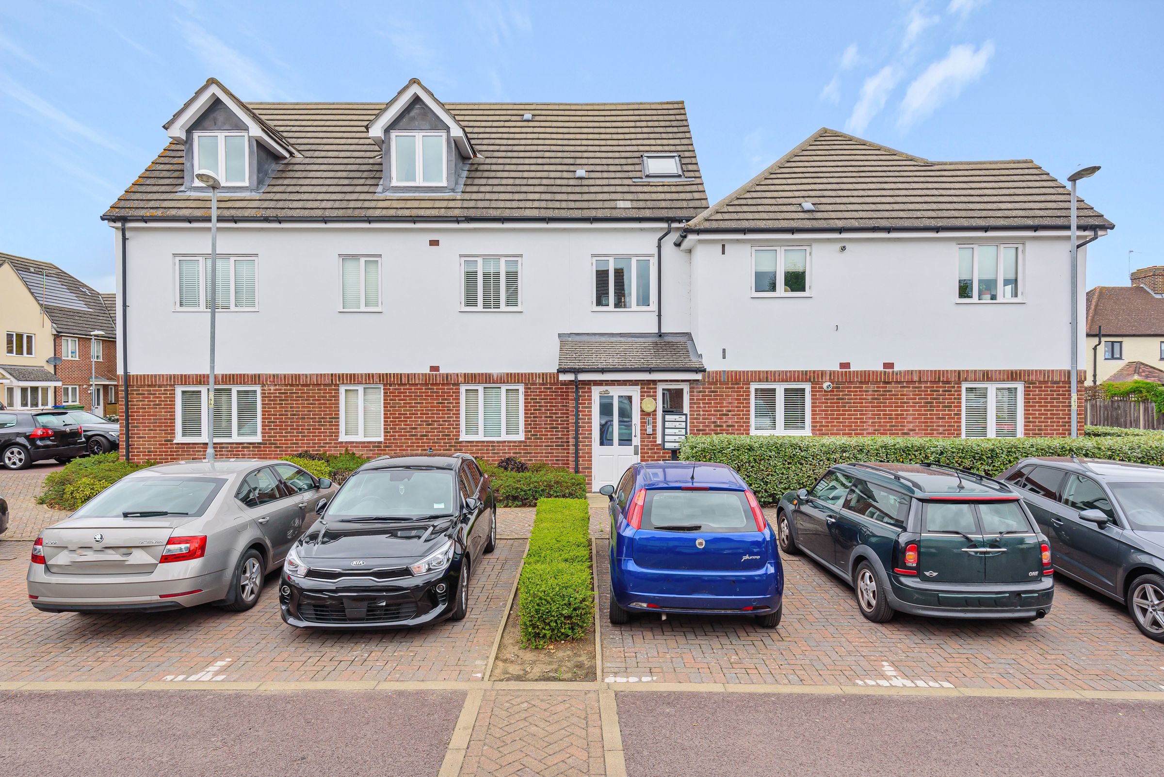 1 bed flat for sale in Chandlers Close, West Molesey KT8 Zoopla