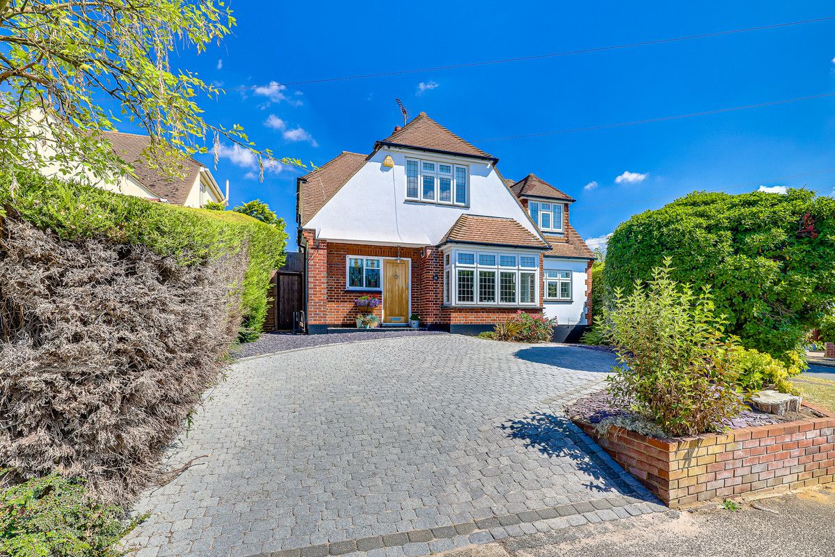 4 bed detached house for sale in Holly Tree Gardens, Rayleigh SS6 Zoopla