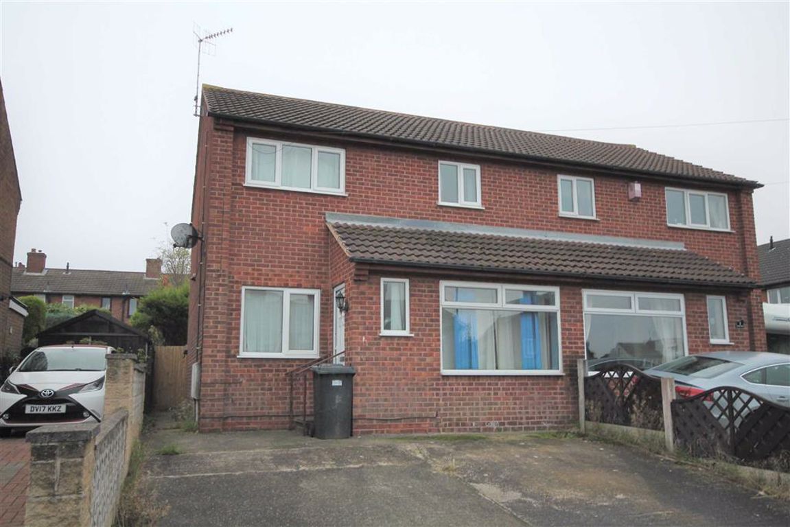 3 bed semidetached house for sale in Street, Brimington