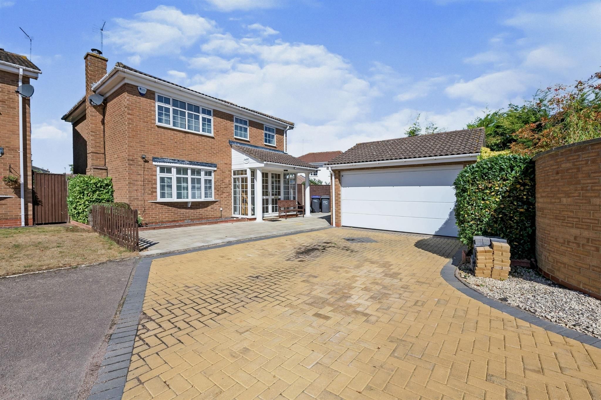 4 bed detached house for sale in Wakehurst Drive, Northampton NN4 Zoopla
