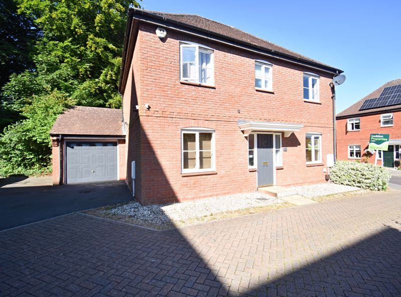 4 bed detached house for sale in Priest Down, Beggarwood, Basingstoke