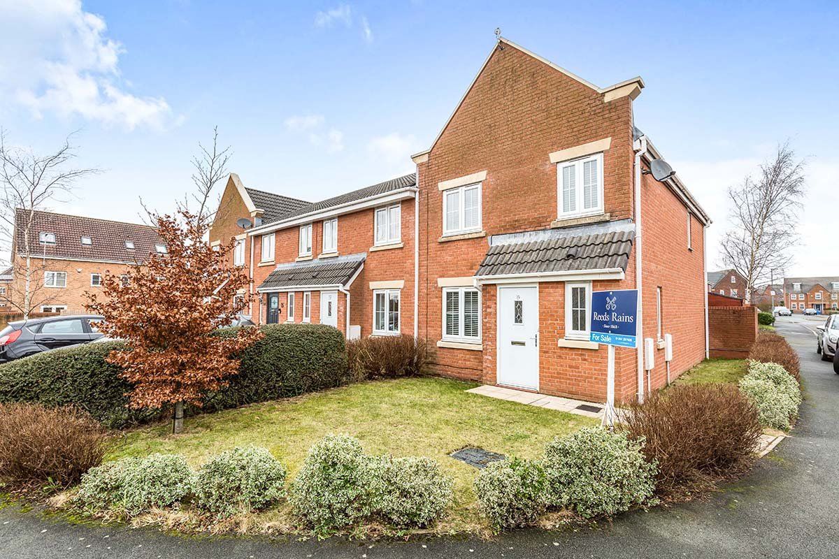 4 bed semidetached house to rent in Aycliffe Drive, Buckshaw Village