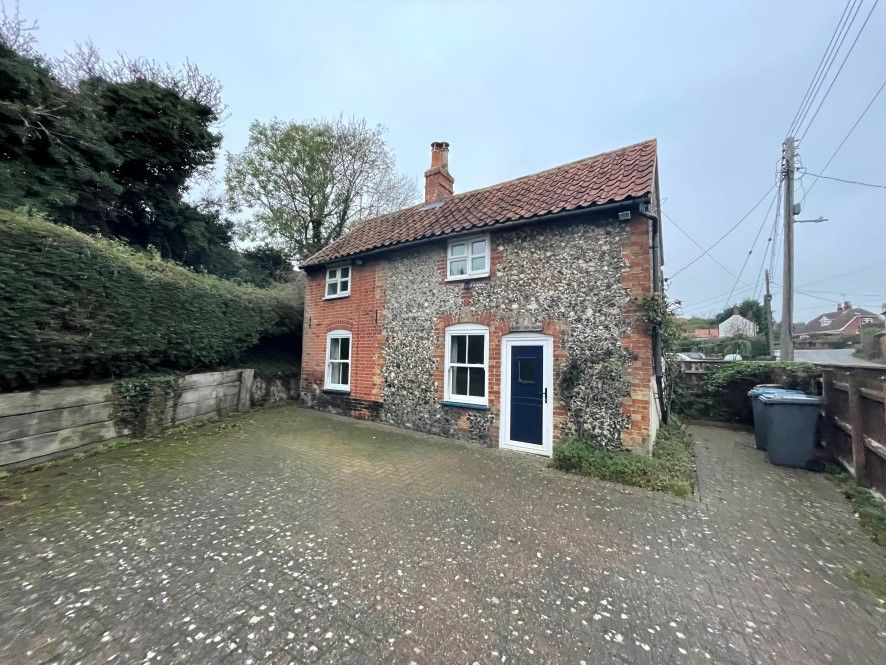 2 bed detached house for sale in 52 Mill Road, Saxmundham, Suffolk IP17