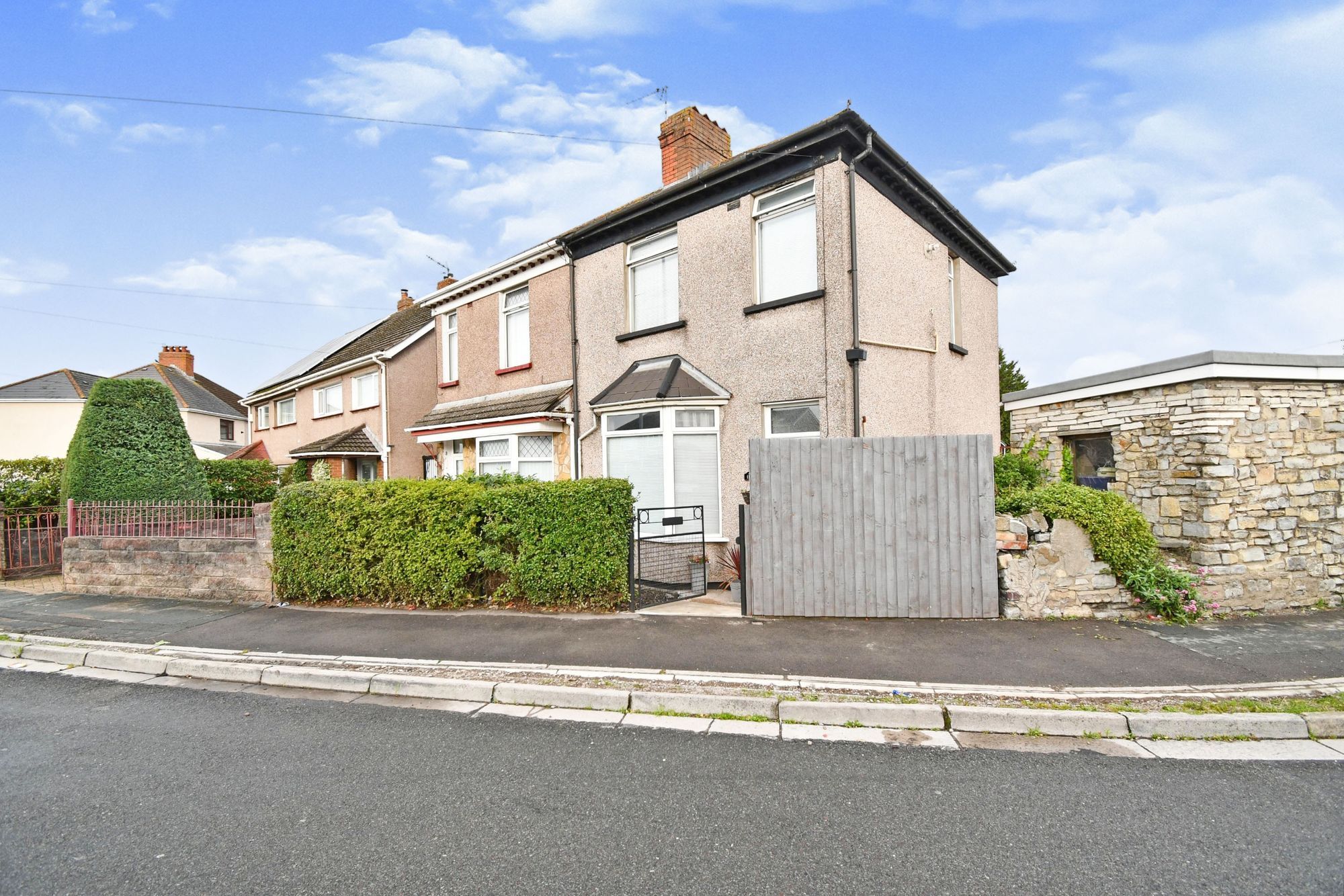 3 bed semidetached house for sale in Liswerry Road, Newport NP19 Zoopla
