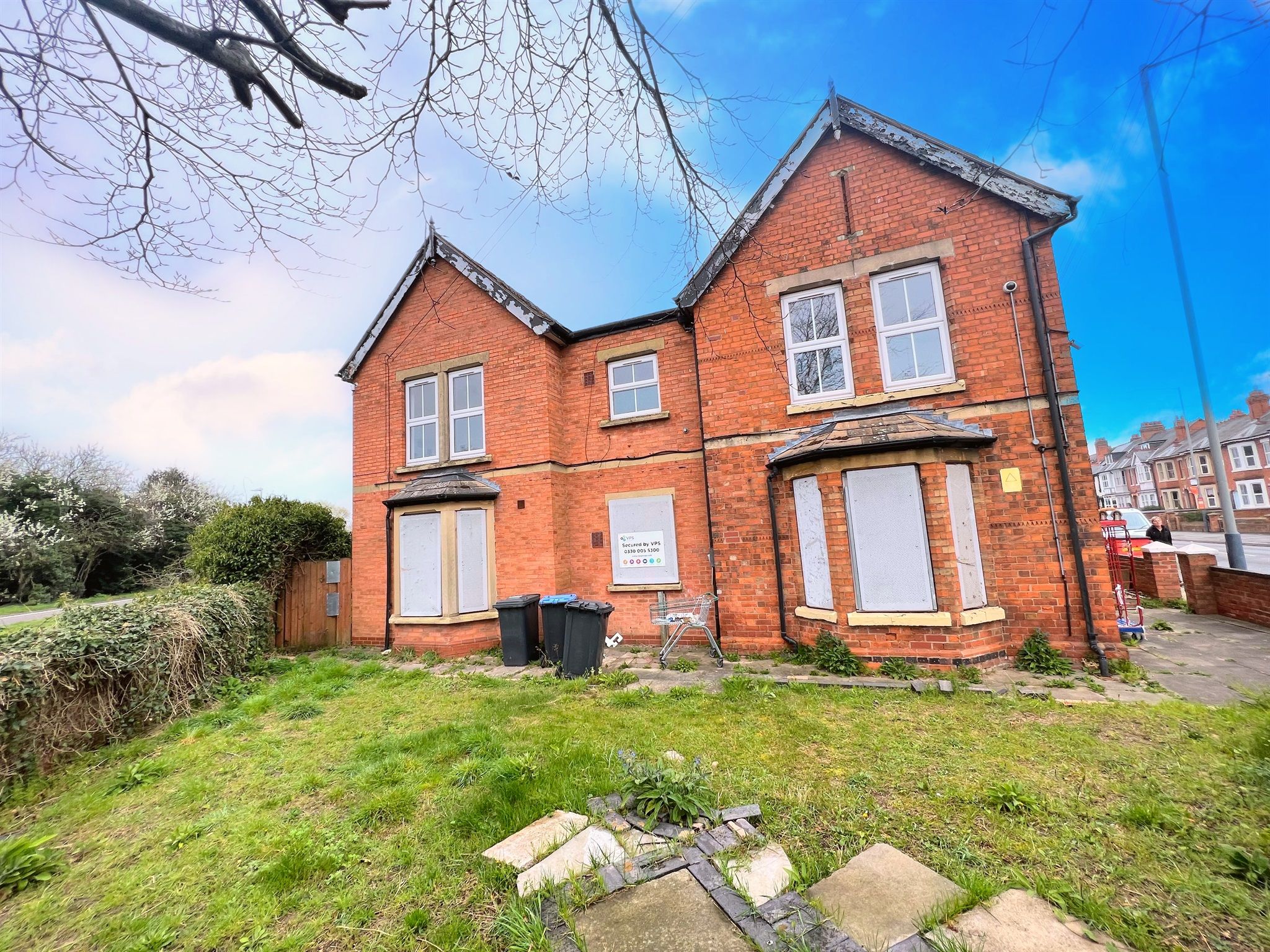 9 bed end terrace house for sale in Evesham Place, StratfordUponAvon