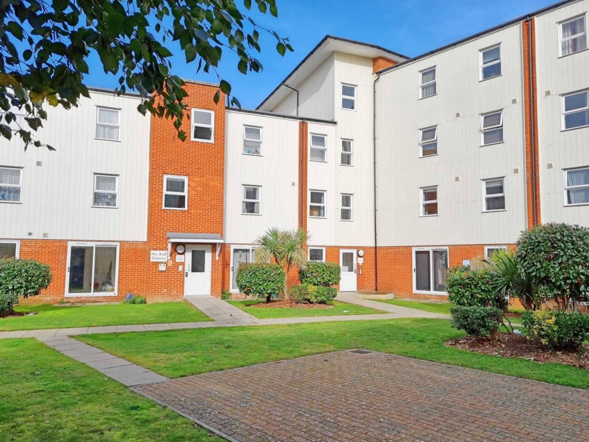 2 bed flat to rent in Broomwade Close, Ipswich IP2 Zoopla
