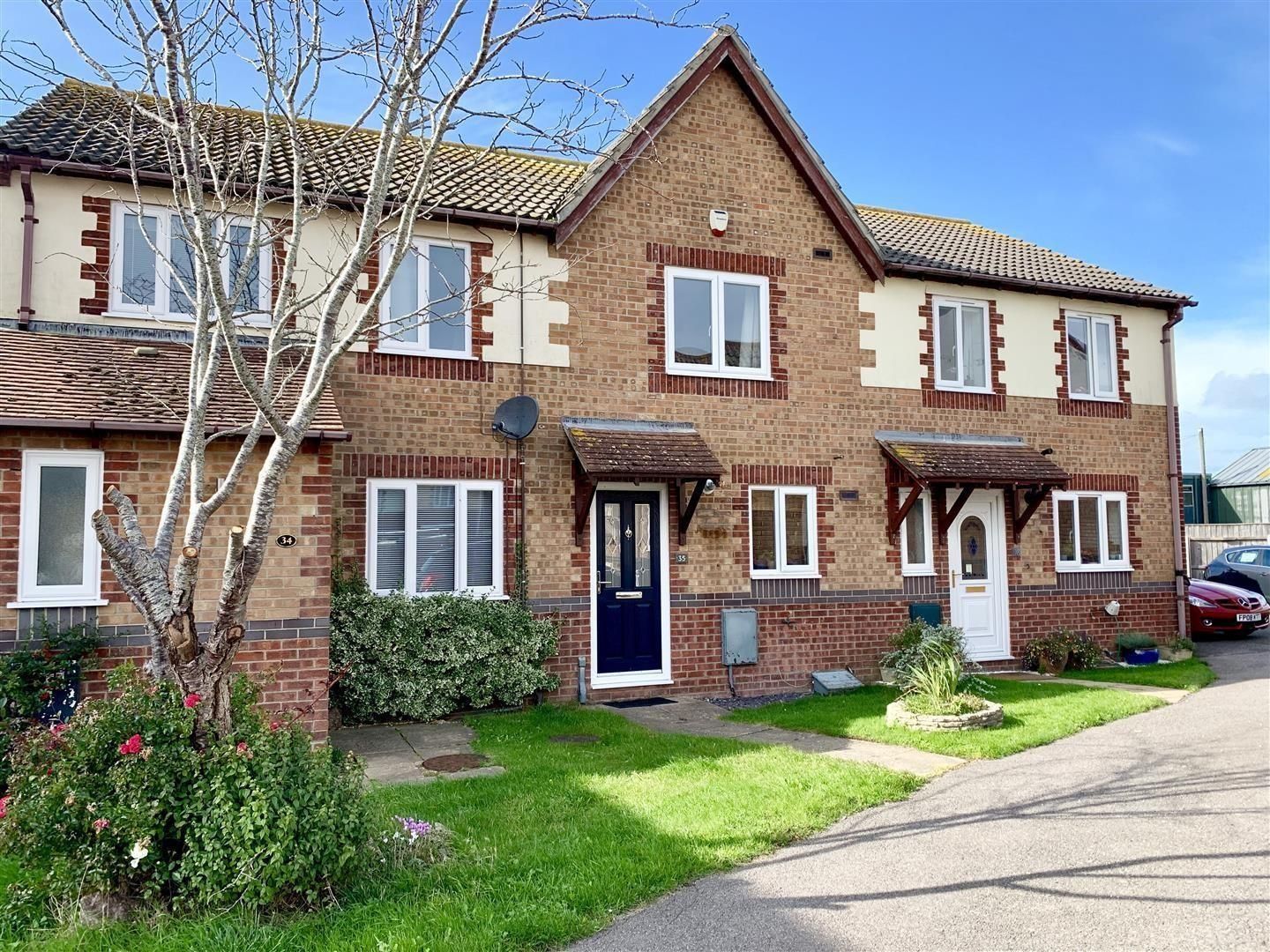 2 bed terraced house to rent in Maskew Close, Chickerell, Weymouth DT3