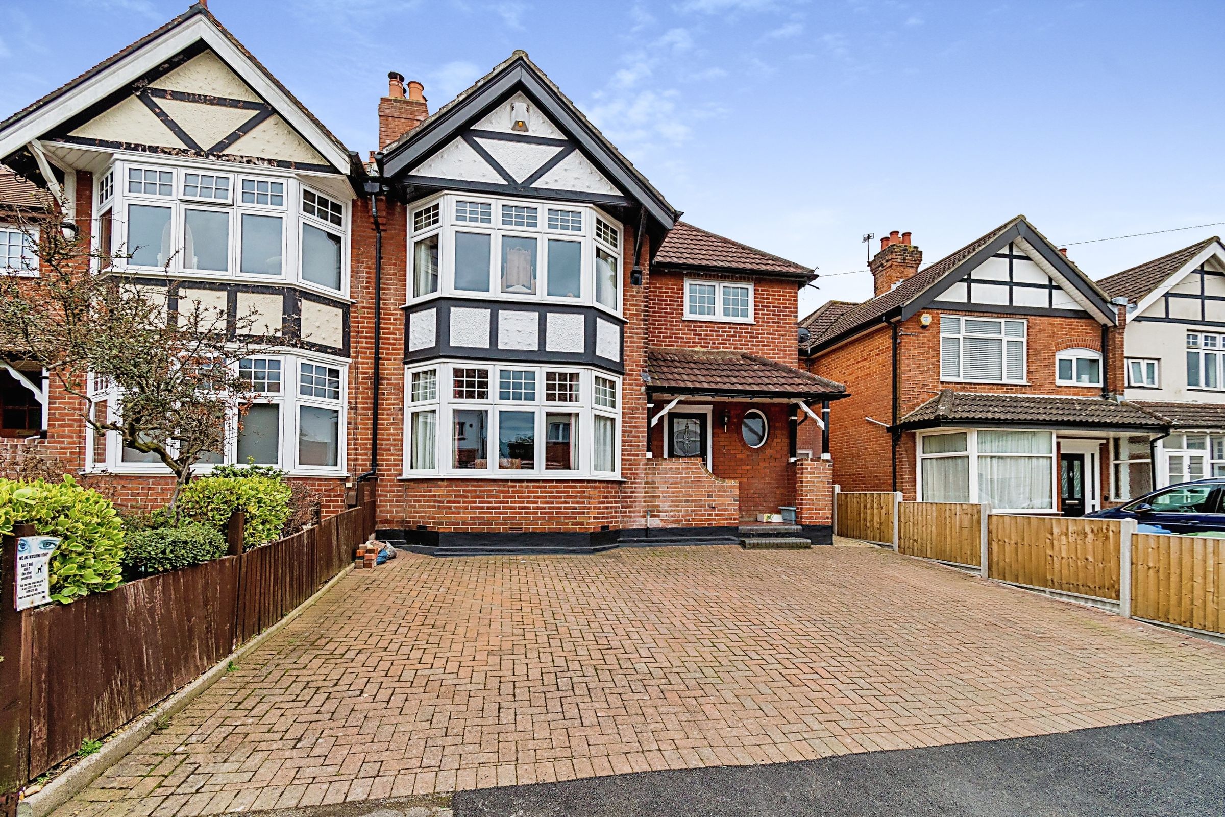 4 bed semidetached house for sale in Lumsden Avenue, Shirley