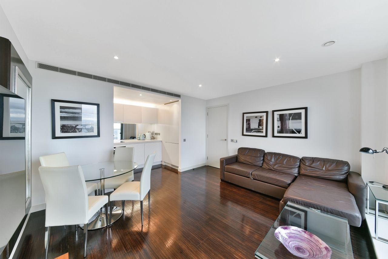 1 bed flat to rent in East Tower, Pan Peninsula, Canary Wharf E14 Zoopla