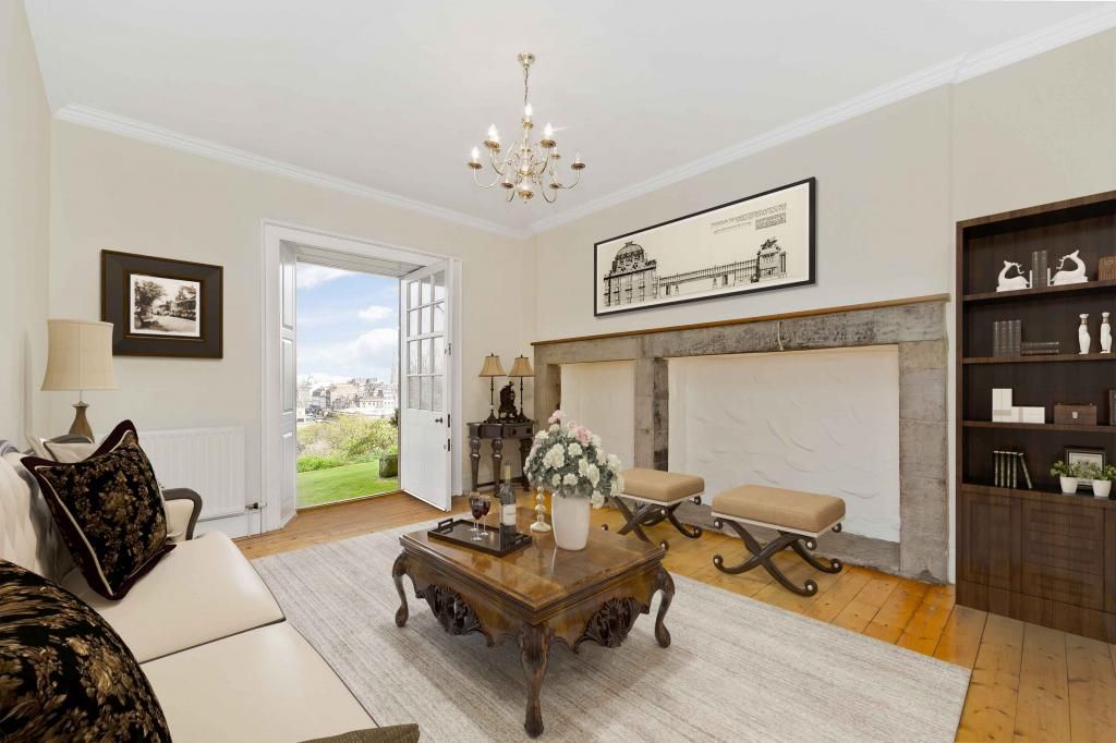 3B Ramsay Garden, Old Town EH1