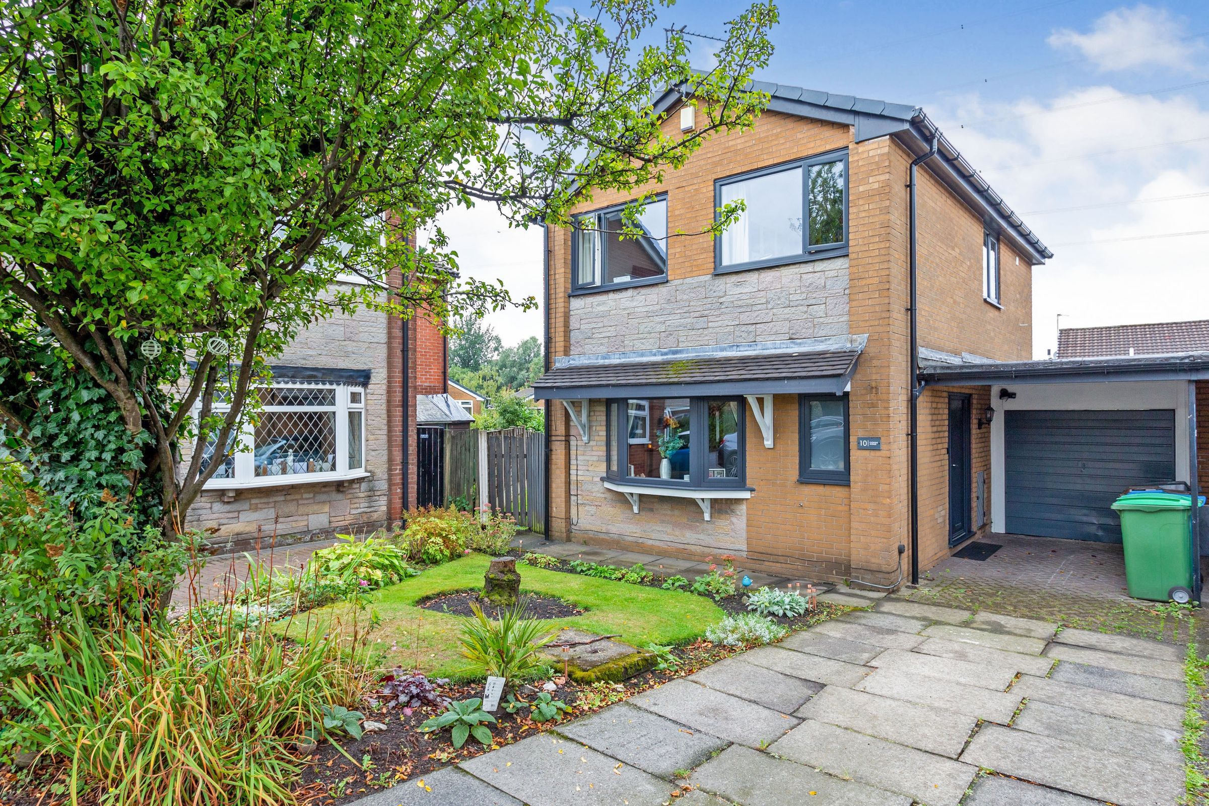 3 bed detached house for sale in Cloughs Avenue, Chadderton OL9 Zoopla