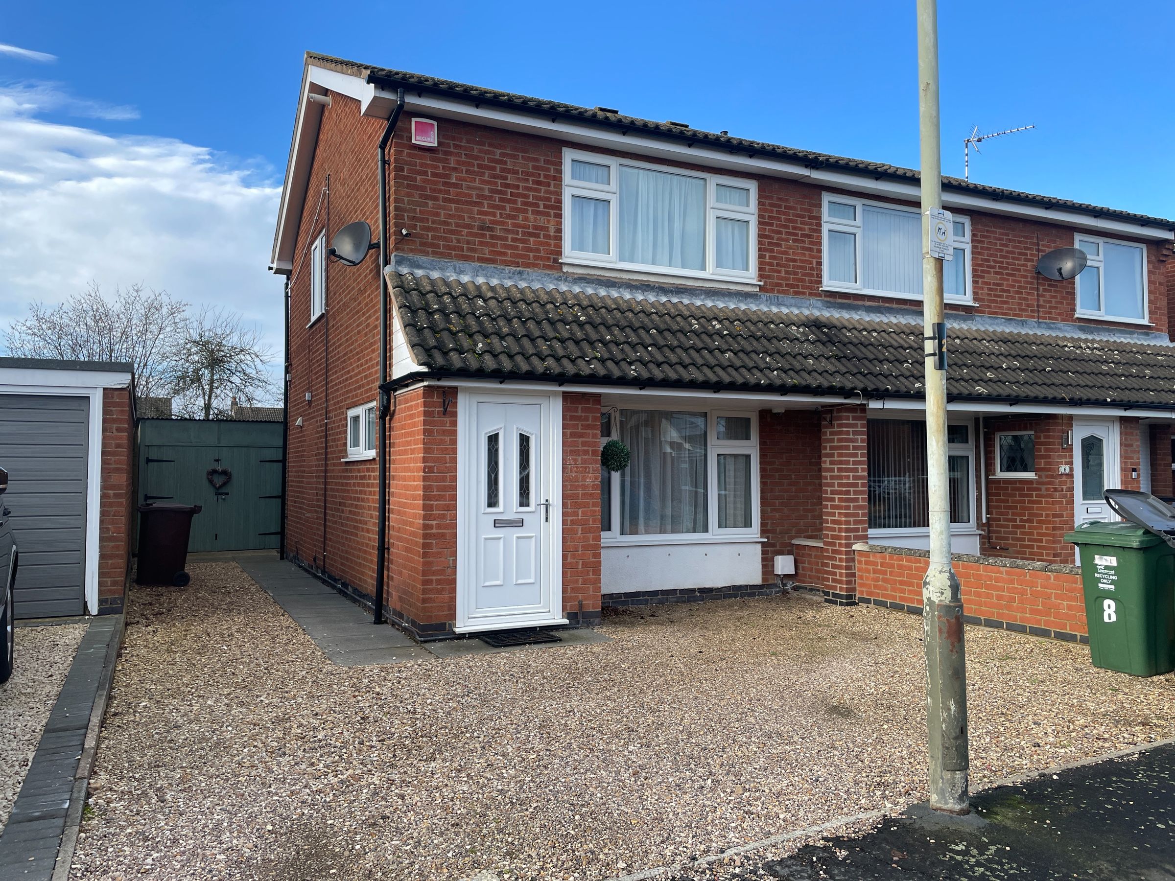2 bed semidetached house to rent in The Meadows, East Goscote